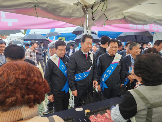 경북 구미시는 22일 서울광장에서 구미한우의 브랜드 론칭을 하고, 홍보를 실시했다. 이영광 기자