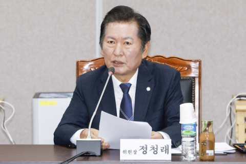 與 “정청래, 공산주의식 통신 검열하는 나라 꿈꾸나