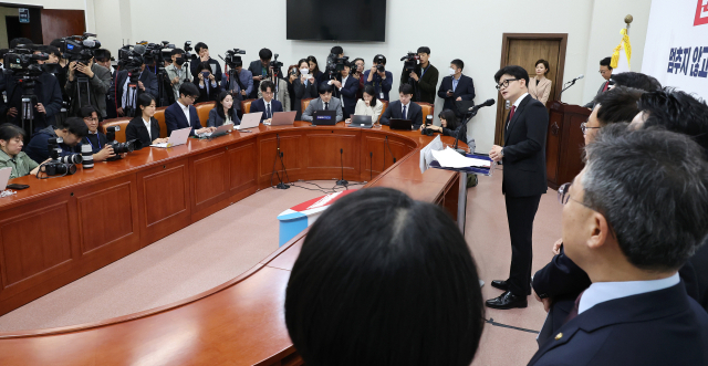 국민의힘 한동훈 대표가 30일 오전 국회에서 열린 당 대표 취임 100일 기자회견에서 발언하고 있다. 연합뉴스