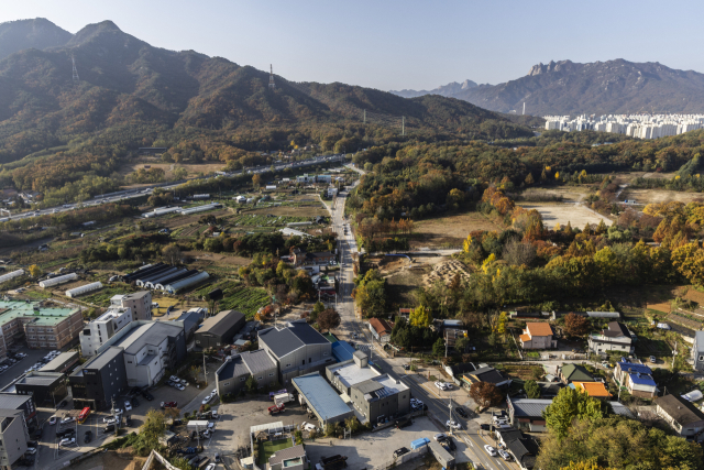 국토교통부는 5일 수도권 그린벨트 일부를 해제하고 신규 택지를 지정하는 