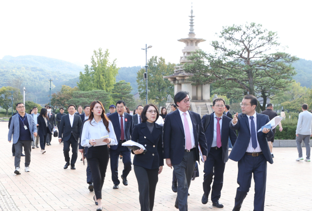 장호진 대통령 외교안보특별보좌관, 강인선 외교부 차관 등 아시아태평양경제협력체(APEC) 정상회의 정부합동 현장답사단이 31일 내년 정상회의 개최 도시인 경상북도 경주시를 방문해 준비상황을 점검했다고 외교부가 밝혔다. [외교부 제공. 재판매 및 DB 금지] 연합뉴스