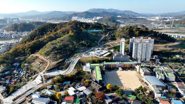 김천시는 지난 12일 지좌동 아주아트빌 아파트 인근에 