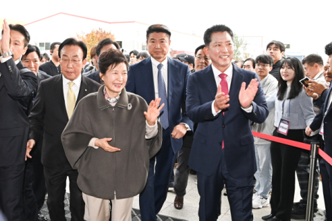 '박근혜 전 대통령·김장호 구미시장 다시 만났다'…소중한 인연 이어가