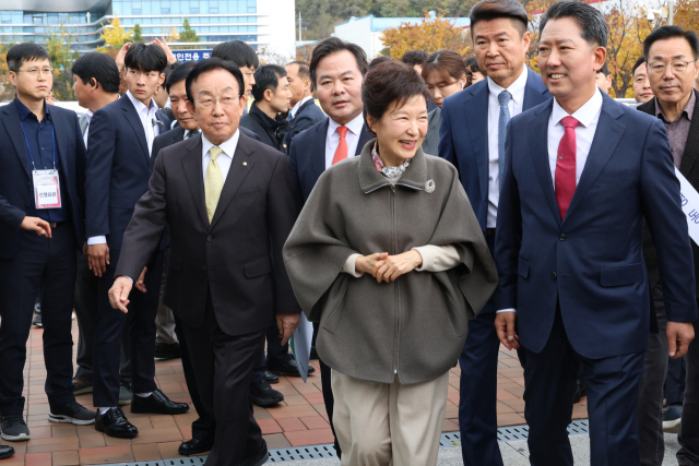 박근혜 전 대통령이 14일 오전 경북 구미시 구미코에서 열린 