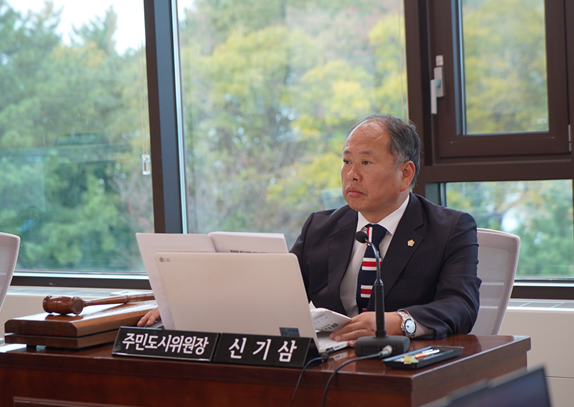 신기삼 부산 영도구의회 주민도시위원장. [사진=영도구의회]