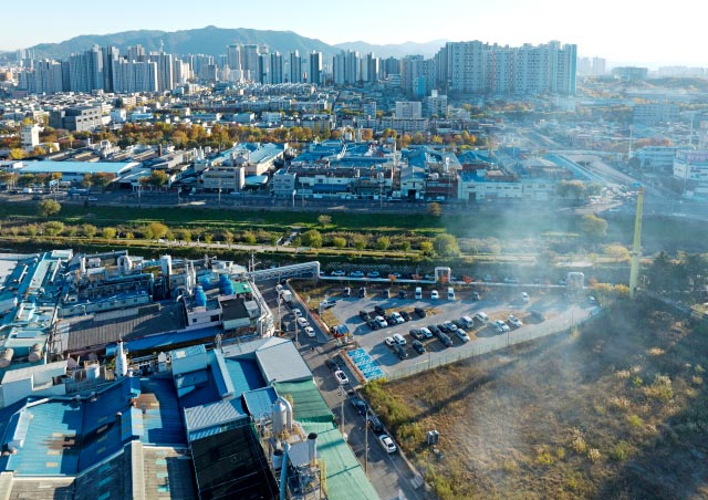 18일 대구 서구 비산동 상공에서 바라본 대구염색산업단지 일대 모습. 김영진 기자 kyjmaeil@imaeil.com