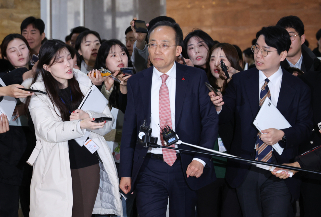 국민의힘 추경호 원내대표가 6일 오전 국회에서 열린 긴급의원총회에 참석하고 있다. 연합뉴스