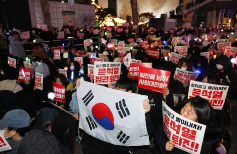 尹 상대 '위자료 소송' 등장…김민석 