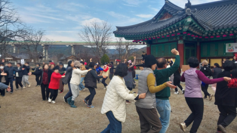 구미 아도모례원 김장축제서 북한이탈주민 숙모와 조카 30년 만에 상봉