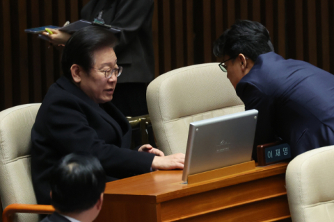 민주, 예산‧특검‧국조 공세로 국정 주도권 쥐어…견제 어려운 정부여당