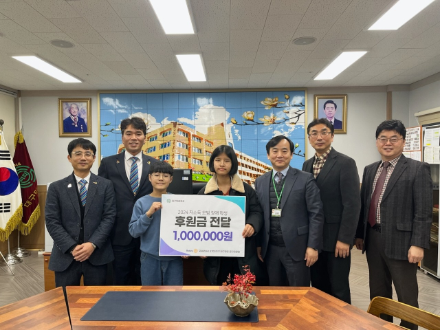 대구청운로타리클럽이 대구덕희학교에 후원금 100만원 전달했다.