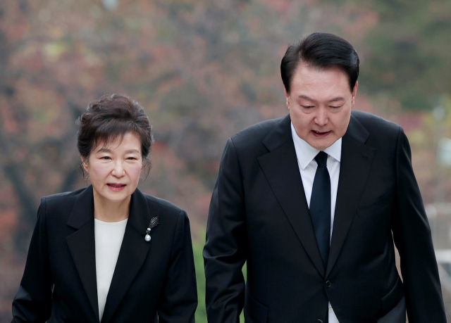 윤석열 대통령과 박근혜 전 대통령. 연합뉴스