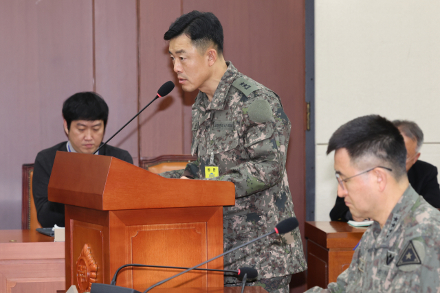 문상호 국군정보사령관(육군 소장)이 10일 오전 국회 국방위원회 전체회의에서 선거관리위원회 병력 파견 경위에 대한 질의에 답하고 있다. 연합뉴스