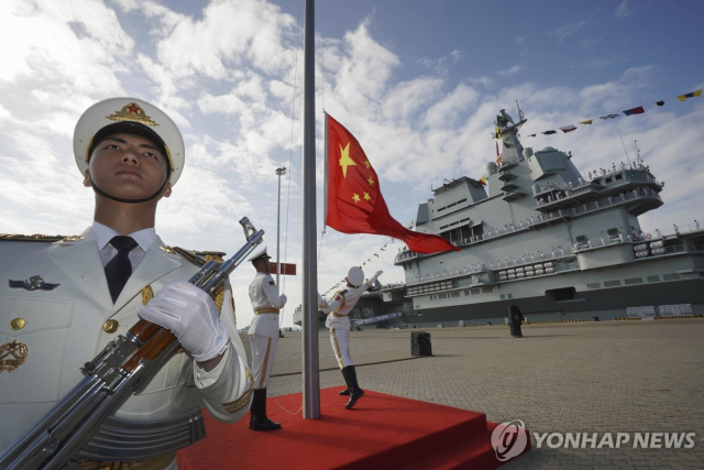 중국 해군의 원자력 항공모함[신화통신 연합뉴스 자료사진]