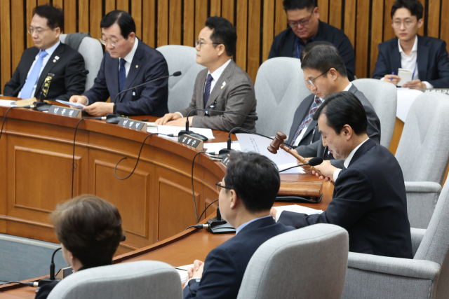 국정조사특위, '尹 내란' 진상규명 조사계획서 채택