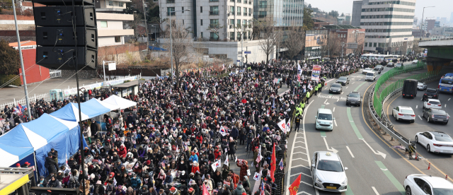 변론기일 멋대로…탄핵심판, 누굴 위해 서두르나