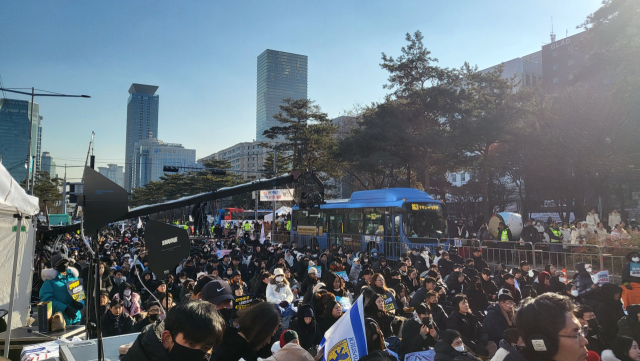 11일 국회의사당 앞에서 세이브코리아 주최로 국가비상기도회가 열리고 있다. 강영훈 기자