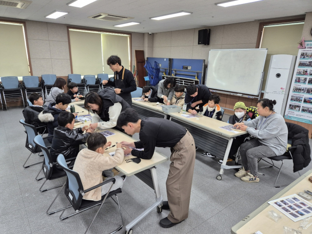 봉화특수교육지원센터가 초중고등학생을 대상으로 겨울 계절학교를 운영하고 있다. 봉화교육지원청 제공