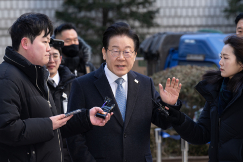 이재명, 선거법 재판 위헌심판 제청 신청…판결 지연 노리나