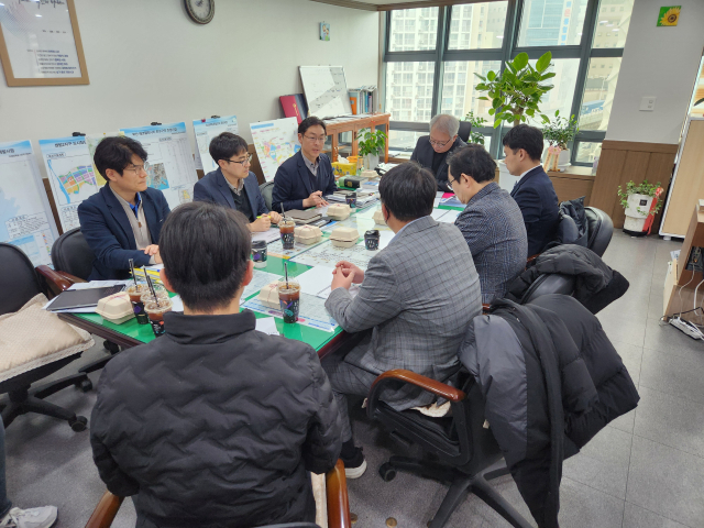 지난 12일 부산 센텀2지구 도시첨단산업단지의 도심융합특구 실시계획 수립용역 착수 회의가 진행되고 있다. [사진=부산도시공사]