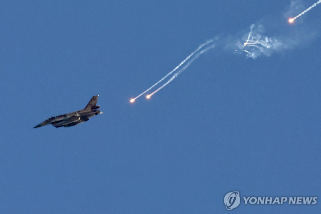 레바논에서 작전을 수행 중인 이스라엘 전투기. 연합뉴스