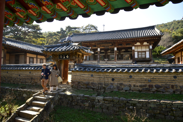 유네스코 세계유산인 도동서원은 지역 인재 양성의 뿌리 역할을 하게 된다.