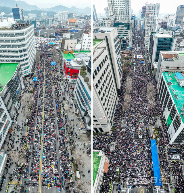 15일 광주 동구 금남로 5.18민주화운동기록관을 기준, 도로를 따라 양옆으로 윤석열 대통령 탄핵 찬반 집회가 열리고 있다. 사진 왼쪽은 탄핵 찬성 집회, 오른쪽은 탄핵 반대 집회의 모습. 이날 15시 49분쯤 각 집회 진영 동시간대 촬영. 안성완 기자 asw0727@imaeil.com