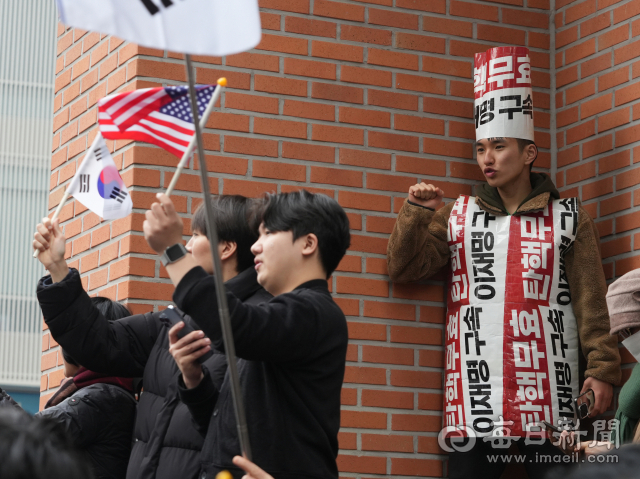 15일 광주 동구 금남로 5.18민주화운동기록관 앞에서 세이브코리아 주최로 열린 