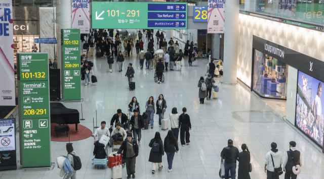 14일 인천공항 1터미널 면세구역 내 면세점의 모습. 연합뉴스