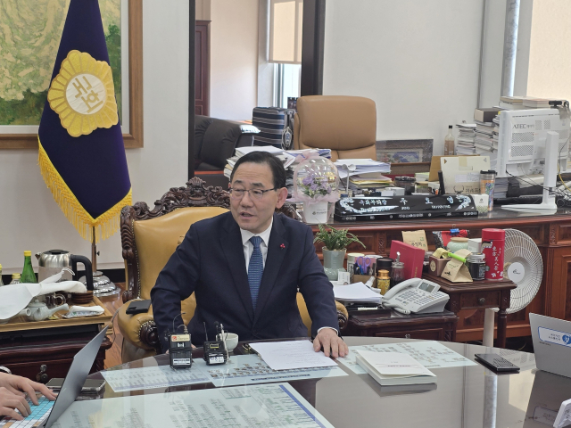 국민의힘 소속인 주호영 부의장이 26일 기자간담회를 열고 연금개혁에 대한 입장을 밝히고 있다. 박성현 기자