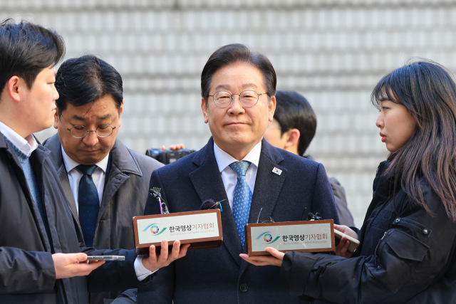 더불어민주당 이재명 대표가 26일 서울고등법원에서 열린 공직선거법 위반 혐의 사건 2심 5차 공판에 출석하고 있다. 연합뉴스