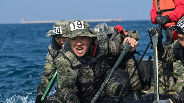 해병대 1사단 72대대가 최근 포항시 남구 도구 해상훈련장 일대에서 상륙기습작전 수행능력을 향상하기 위해 훈련을 실시하고 있다. 해병대 1사단 제공.