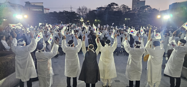 안동시와 광복회 안동시지회는 2월 28일 제106주년 3.1절 기념행사와 만세운동 거리행진 재현행사를 가졌다. 엄재진 기자