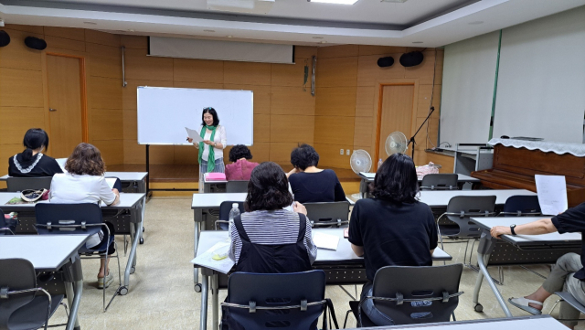 시낭송학교 수업 장면 사진. 대구시낭송협회 제공