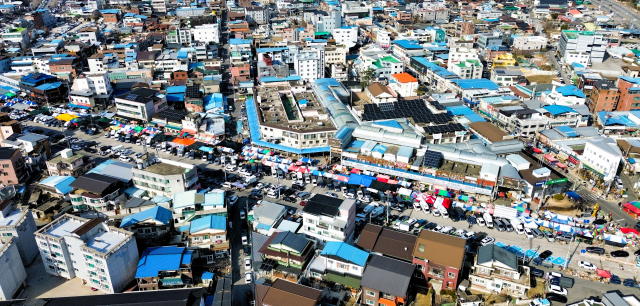 하늘에서 본 선산오일장