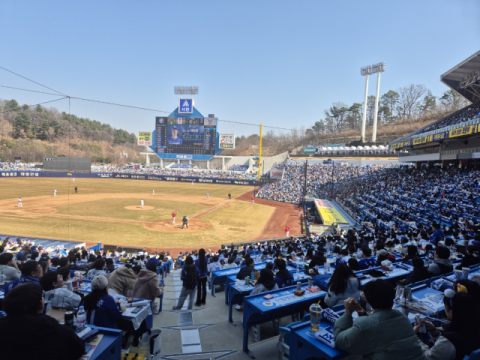 '라팍 매진'…시범경기부터 달아오른 프로야구 열기