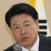 '성폭행 혐의' 장제원 