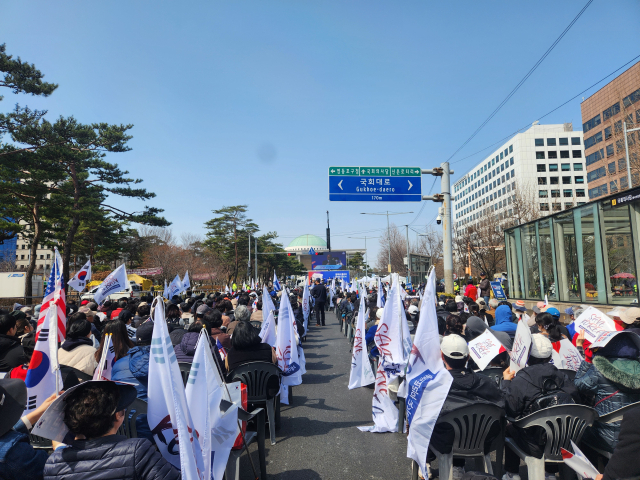 15일 오후 1시 보수성향 기독교단체 세이브코리아는 여의대로에서 