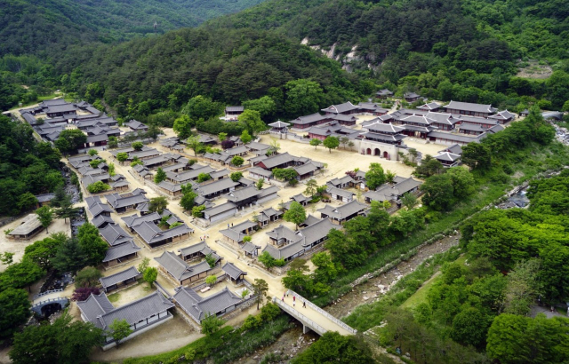 문경새재 드라마 촬영 세트장. 경북도 제공.