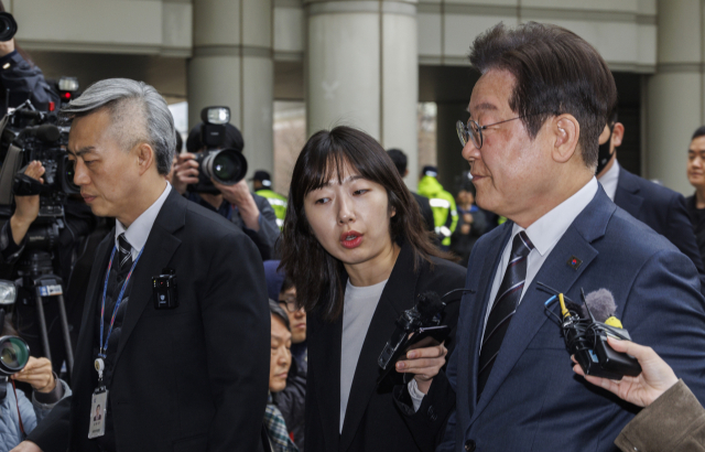 더불어민주당 이재명 대표가 25일 서울 서초구 서울중앙지법에서 열린 